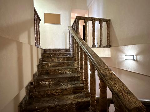 комерційна за адресою Почайнинська вул., 70