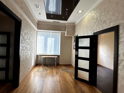 комерційна за адресою Почайнинська вул., 70