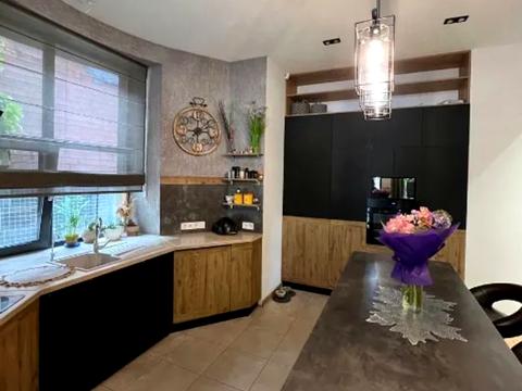 будинок за адресою Повітова вул.