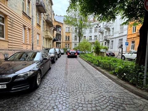 квартира за адресою Академіка Олександра Богомольця вул., 7