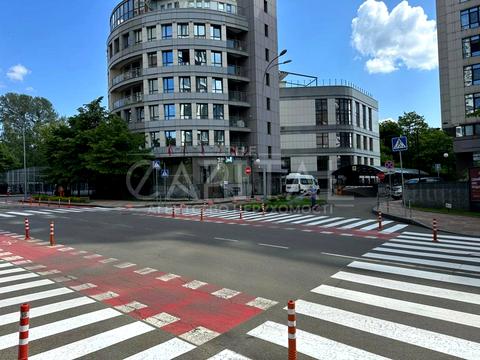 коммерческая по адресу Андрея Верхогляда ул. (Михайла Драгомирова), 12