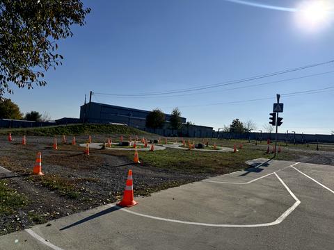 комерційна за адресою Василя Лесина вул., 33