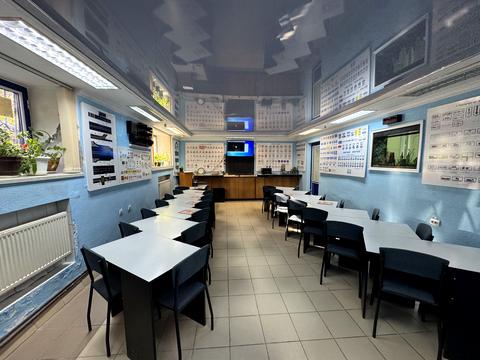 комерційна за адресою Василя Лесина вул., 33