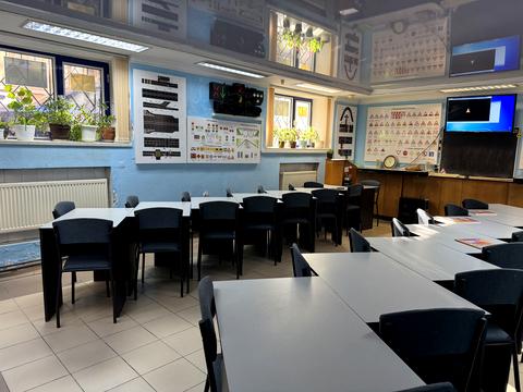 комерційна за адресою Василя Лесина вул., 33