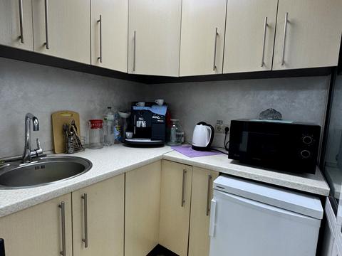 комерційна за адресою Василя Лесина вул., 33