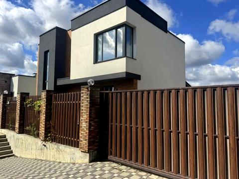 дом по адресу с. Лесники, Карпатська, 12