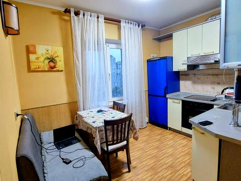 квартира за адресою Ревуцького вул., 36/2
