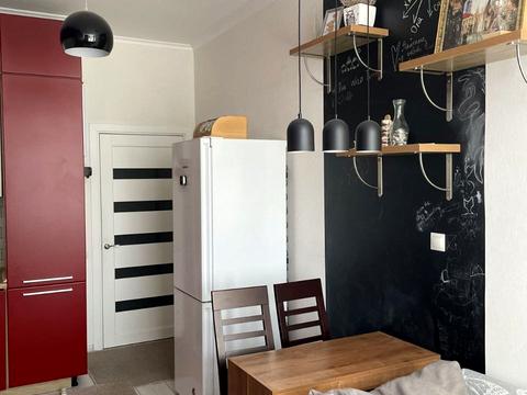 квартира за адресою Академіка Писаржевського вул., 8А