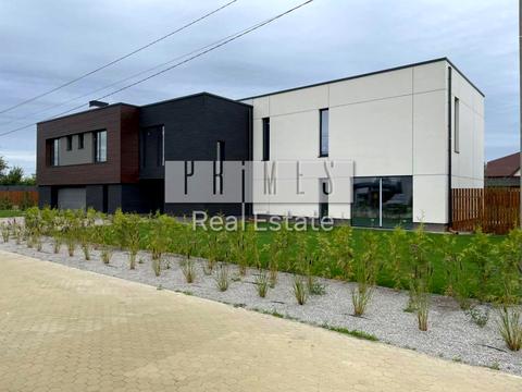 дом по адресу зелений бір, 1