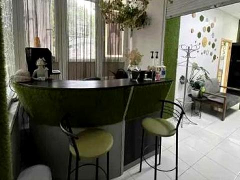 комерційна за адресою Краснова вул., 15