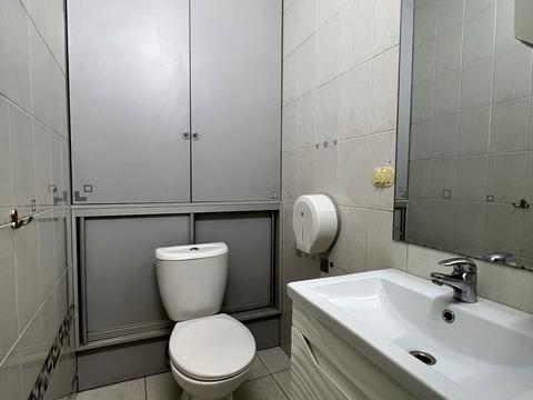 комерційна за адресою Оболонська вул., 7