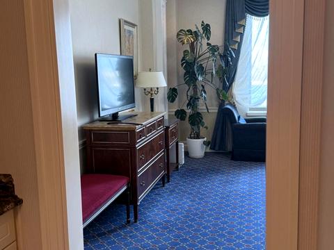 коммерческая по адресу Андрея Верхогляда ул. (Михайла Драгомирова), 15-А