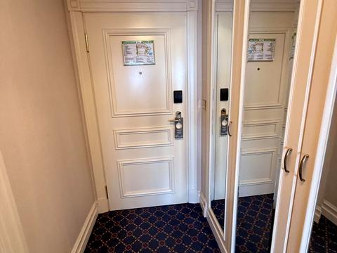 коммерческая по адресу Андрея Верхогляда ул. (Михайла Драгомирова), 15-А