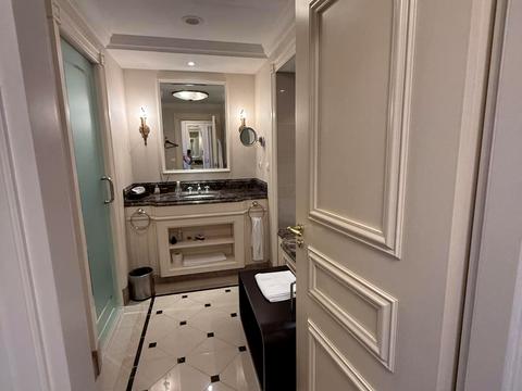 коммерческая по адресу Андрея Верхогляда ул. (Михайла Драгомирова), 15-А