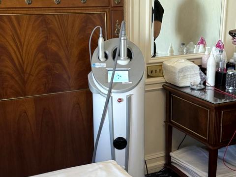 коммерческая по адресу Андрея Верхогляда ул. (Михайла Драгомирова), 15-А