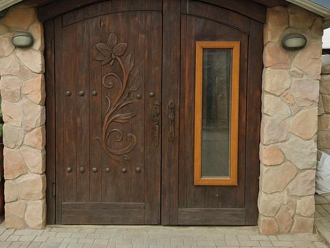 комерційна за адресою Незалежності вул., 13