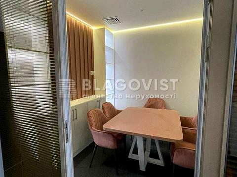 комерційна за адресою Антоновича вул. (Горького), 44