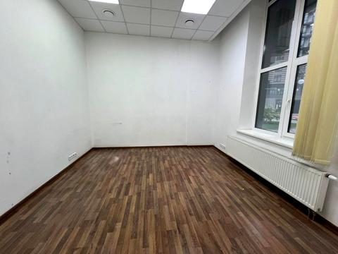 коммерческая по адресу Андрея Верхогляда ул. (Михайла Драгомирова), 16