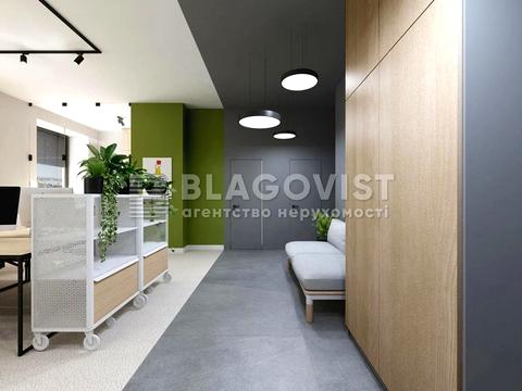 комерційна за адресою Володимирська вул., 81