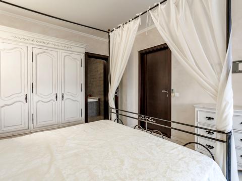 квартира за адресою Верховної Ради бульв., 14-Б