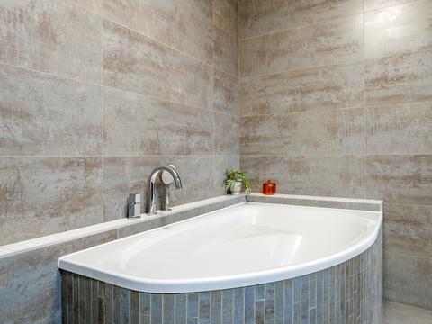 квартира за адресою Верховної Ради бульв., 14-Б