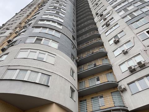 квартира за адресою Верховної Ради бульв., 14-Б