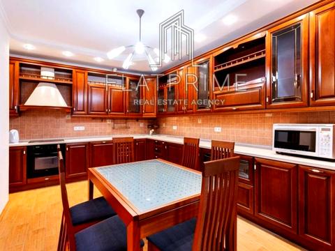 квартира за адресою Анни Ахматової вул., 45