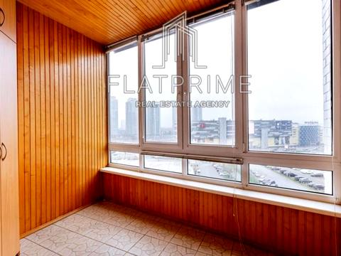 квартира за адресою Анни Ахматової вул., 45