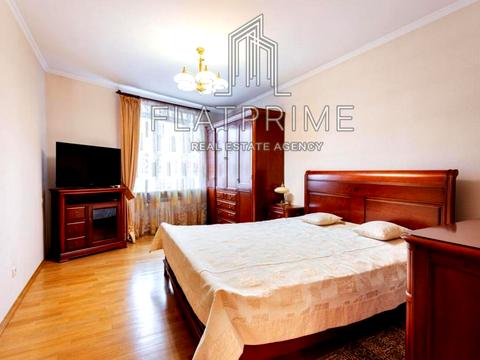 квартира за адресою Анни Ахматової вул., 45