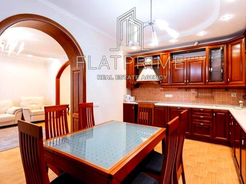 квартира за адресою Анни Ахматової вул., 45