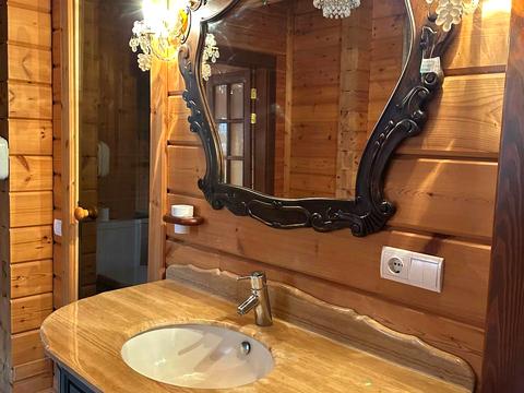 будинок за адресою Вишнева вул., 20