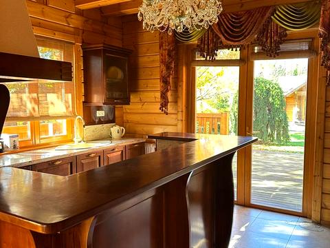 будинок за адресою Вишнева вул., 20