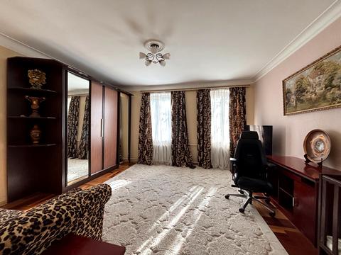 будинок за адресою Карпатської Січі вул. (Гвардійська)