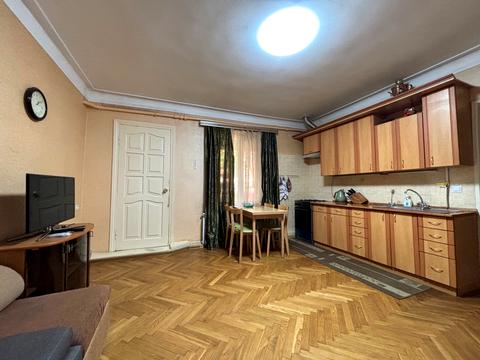 будинок за адресою Карпатської Січі вул. (Гвардійська)