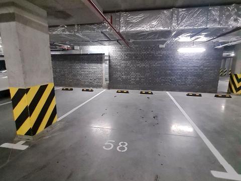 паркомісце за адресою Олеся Бердника вул., 1-В