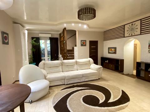 будинок за адресою Патріотів вул.