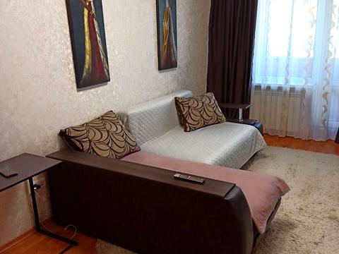 квартира за адресою Михайла Комарова вул. (Тархова), 5