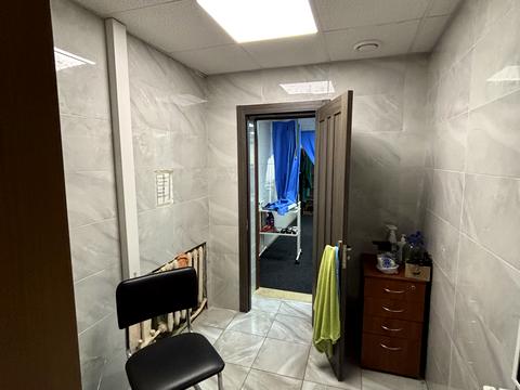 комерційна за адресою Лабораторний пров., 20-А