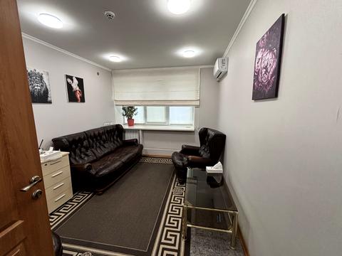 комерційна за адресою Лабораторний пров., 20-А