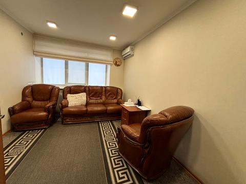 комерційна за адресою Лабораторний пров., 20-А