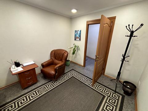 комерційна за адресою Лабораторний пров., 20-А