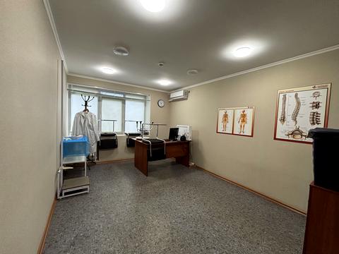 комерційна за адресою Лабораторний пров., 20-А