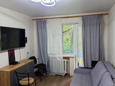 квартира за адресою Леоніда Первомайського вул., 11