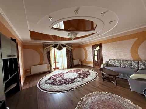 будинок за адресою Шептицького, 1