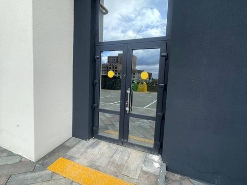 коммерческая по адресу Мозгового ул., 2