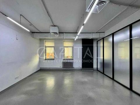 комерційна за адресою Лесі Українки бульв., 23-б