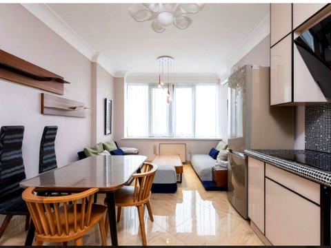 квартира за адресою Дніпровська набережна вул., 14