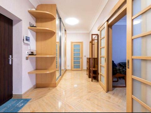 квартира за адресою Дніпровська набережна вул., 14