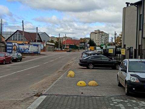 комерційна за адресою Глиняна вул., 74а