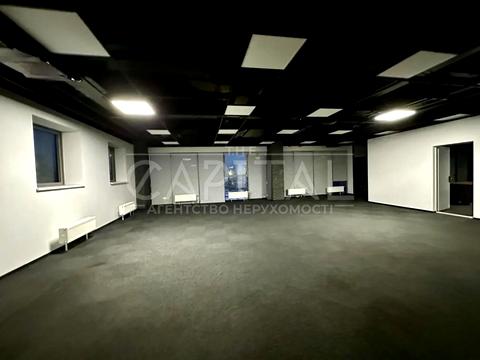 комерційна за адресою Вадима Гетьмана вул., 6